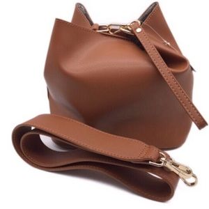 🌸NWT Vegan Camel leather handbag tote